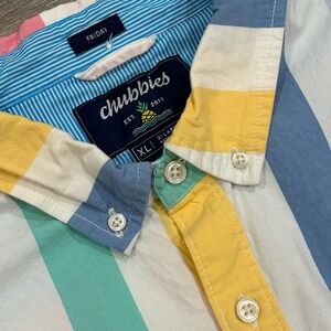 Chubbies Mens Friday Shirt XL Short Sleeve Button Down Vertical Stripe Multicolo